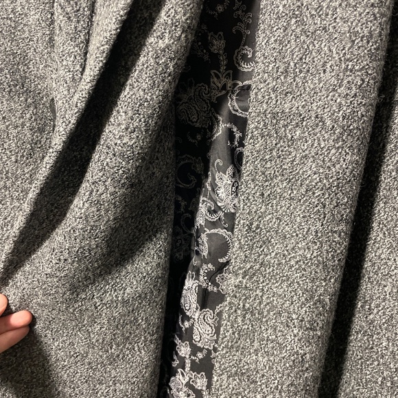 Grey Coat - Picture 2 of 7